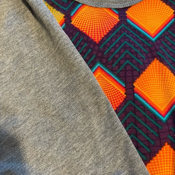 4 for 22!! Bundle of 4 size medium LuLaRoe Randy shirts. - Picture 4 of 5